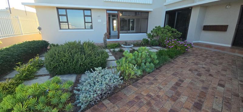 To Let 3 Bedroom Property for Rent in Strand Western Cape